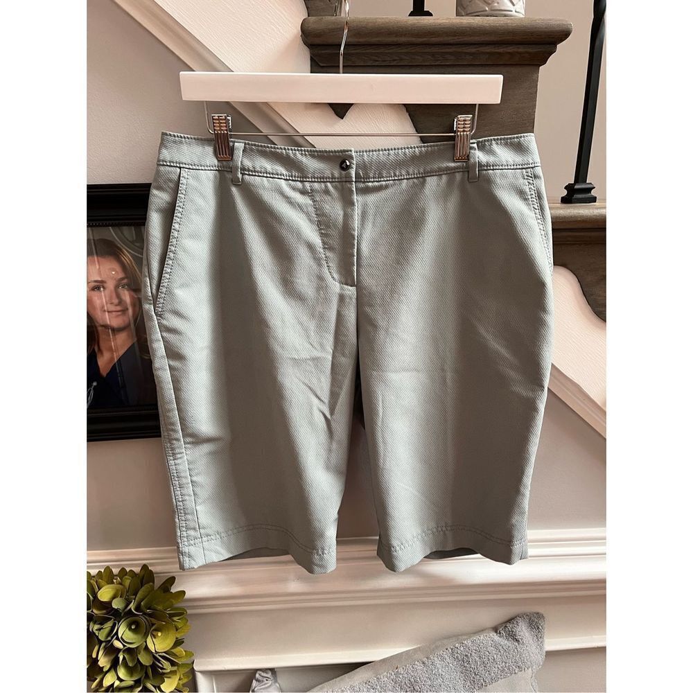 Annika by Cutter & Buck Seafoam Green Bermuda Golf Shorts sz 12